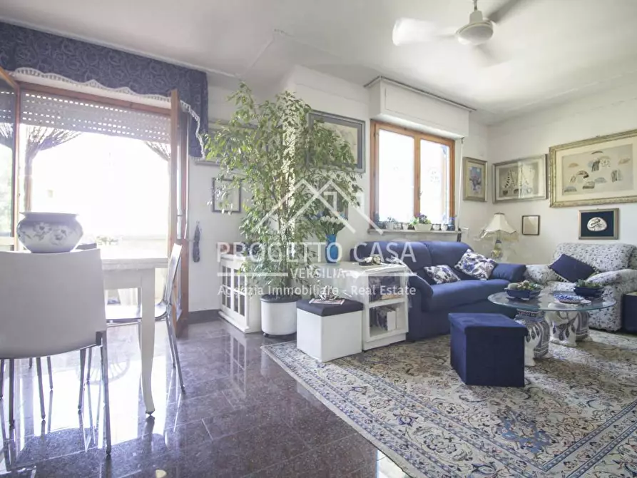 Immagine 6 di Appartamento in vendita  in via viii marzo a Viareggio