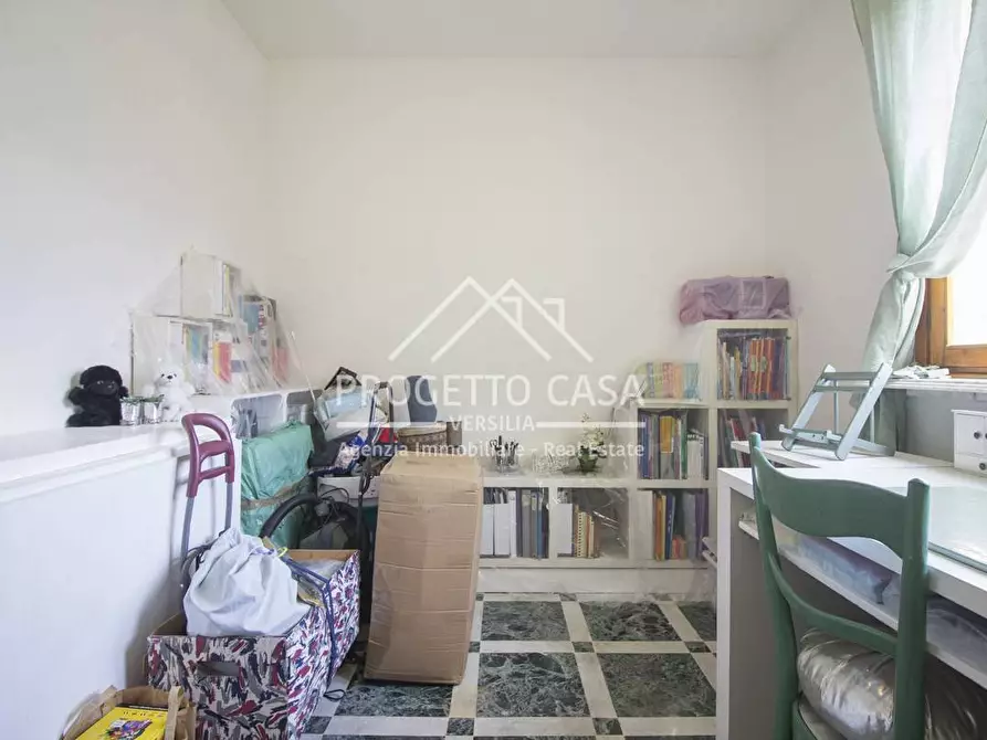 Immagine 26 di Appartamento in vendita  in via viii marzo a Viareggio