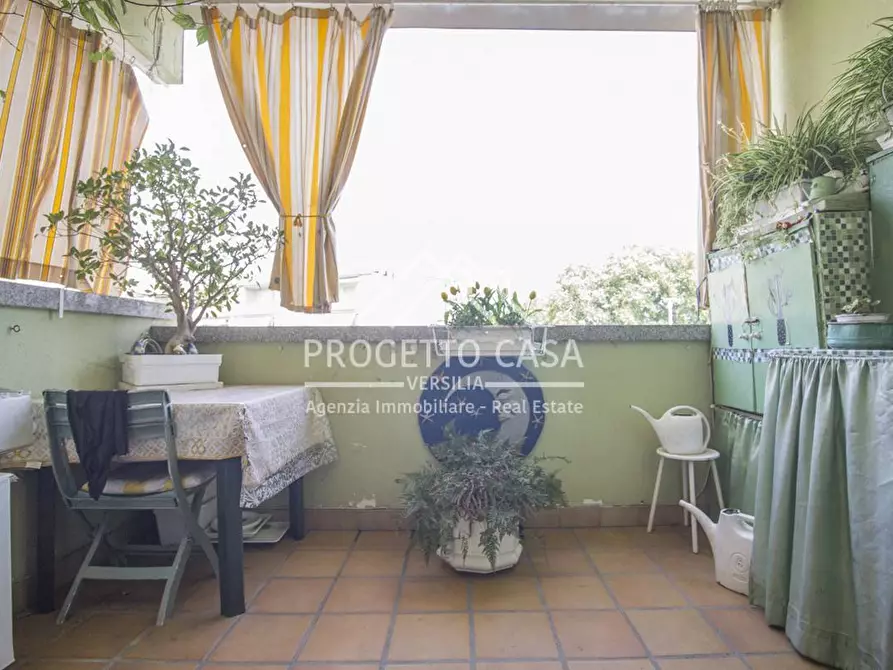 Immagine 35 di Appartamento in vendita  in via viii marzo a Viareggio