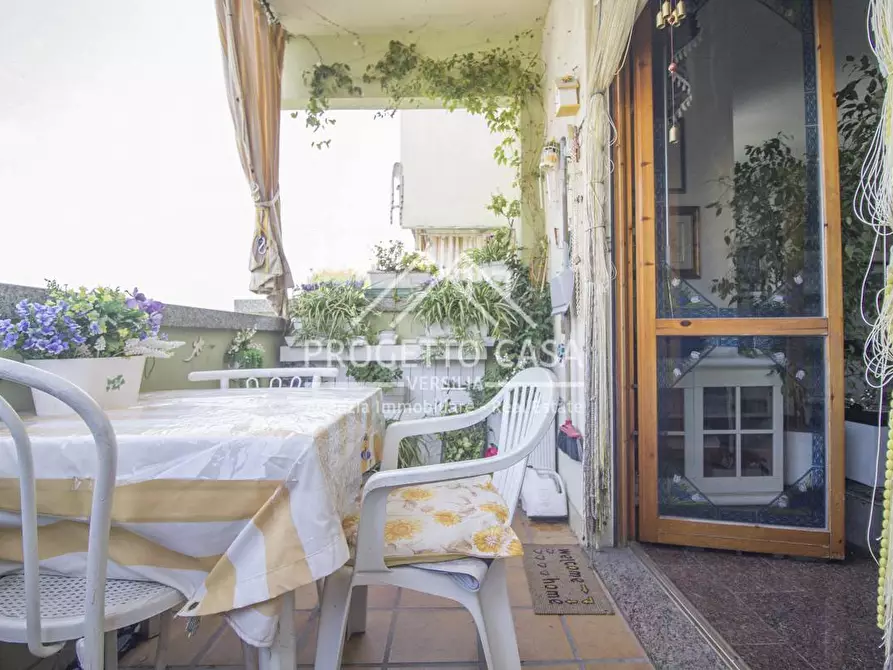 Immagine 37 di Appartamento in vendita  in via viii marzo a Viareggio