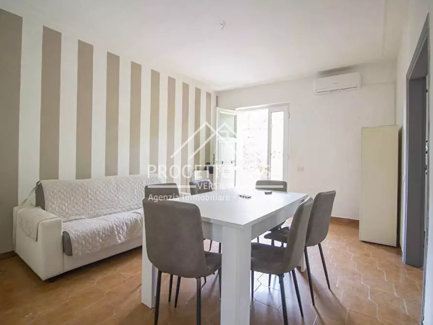 Immagine 1 di Appartamento in vendita  in VIA ADONE DEL CIMA a Viareggio