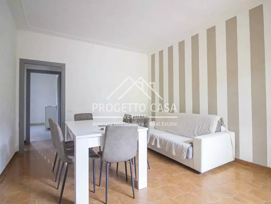 Immagine 4 di Appartamento in vendita  in VIA ADONE DEL CIMA a Viareggio