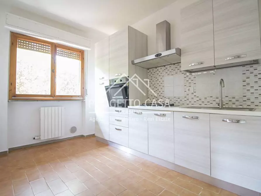 Immagine 6 di Appartamento in vendita  in VIA ADONE DEL CIMA a Viareggio