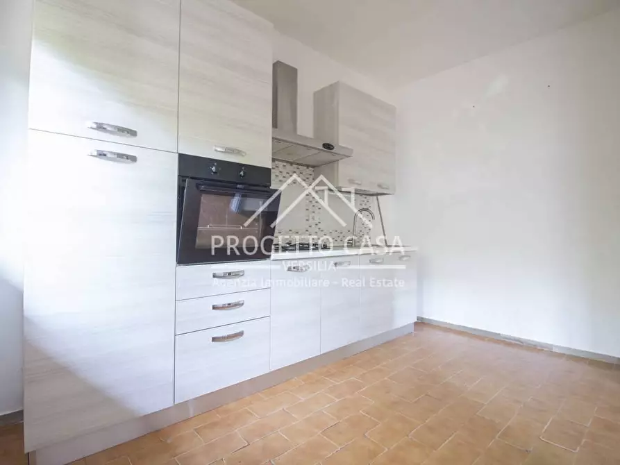Immagine 8 di Appartamento in vendita  in VIA ADONE DEL CIMA a Viareggio