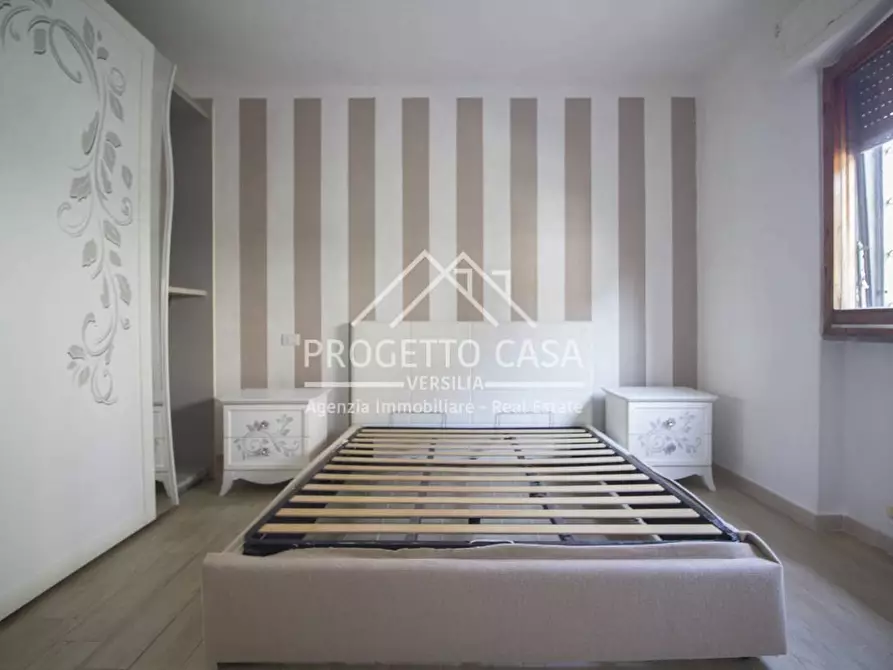 Immagine 10 di Appartamento in vendita  in VIA ADONE DEL CIMA a Viareggio