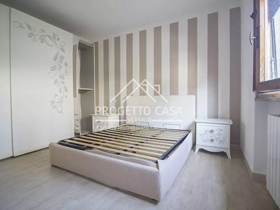 Immagine 11 di Appartamento in vendita  in VIA ADONE DEL CIMA a Viareggio
