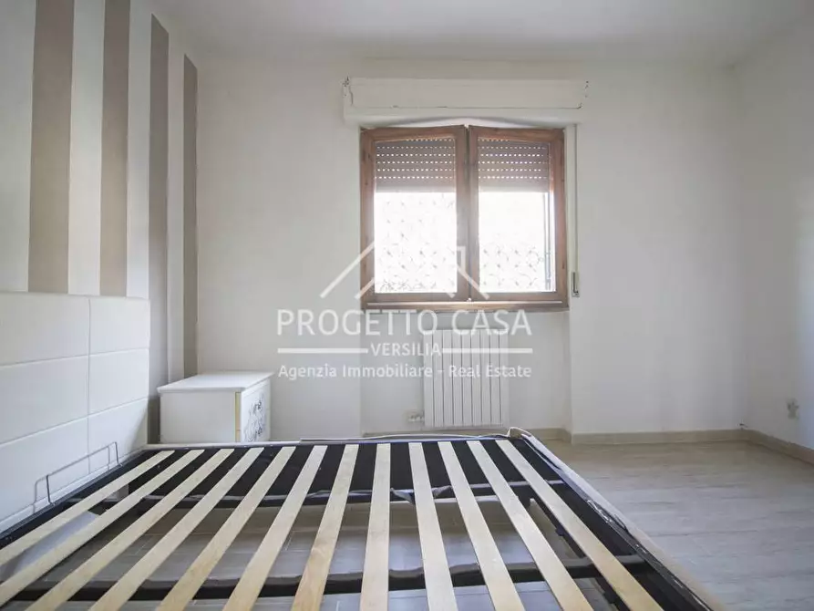 Immagine 13 di Appartamento in vendita  in VIA ADONE DEL CIMA a Viareggio