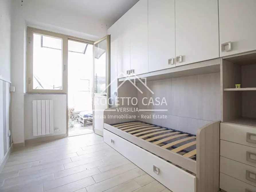 Immagine 22 di Appartamento in vendita  in VIA ADONE DEL CIMA a Viareggio