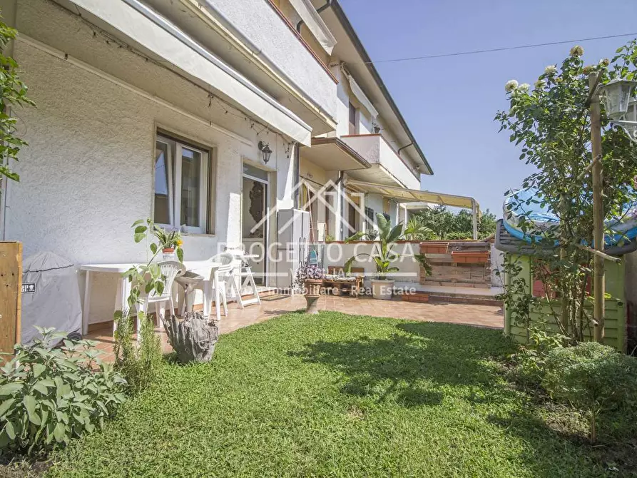 appartamento in vendita a Viareggio in zona Torre del Lago