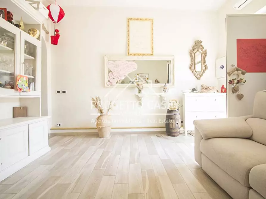 Immagine 5 di Appartamento in vendita  in VIA BATTISTI TORRE DEL LAGO a Viareggio