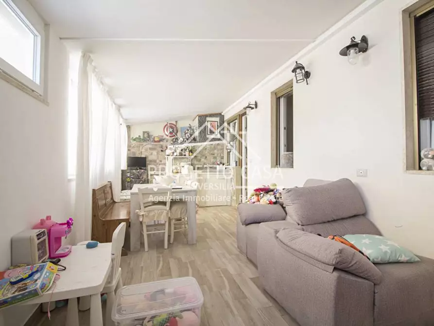 Immagine 28 di Appartamento in vendita  in VIA BATTISTI TORRE DEL LAGO a Viareggio
