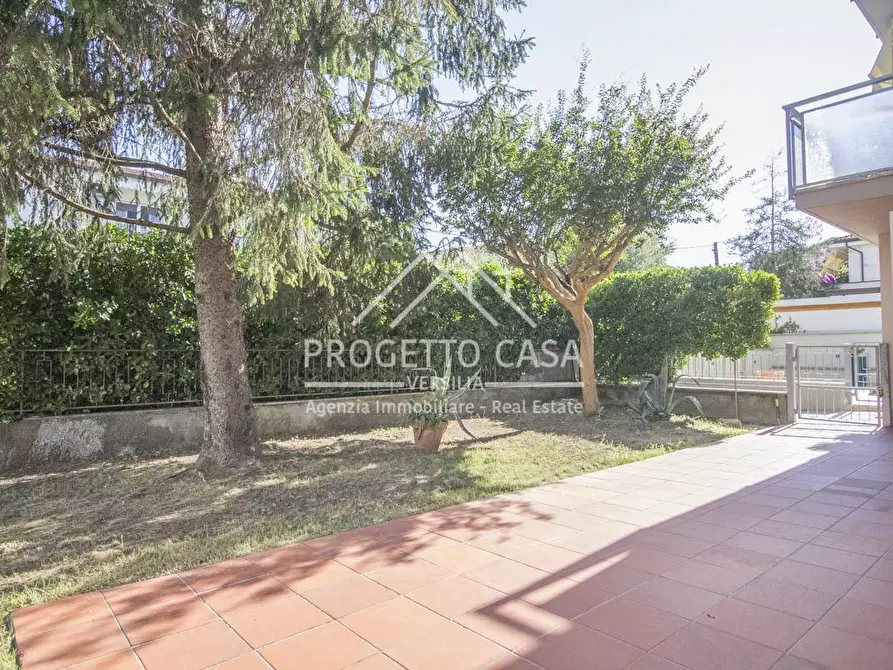 Immagine 40 di Appartamento in vendita  in VIA BOCELLA a Camaiore