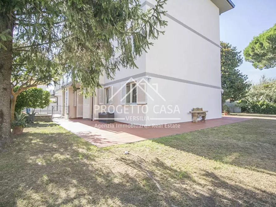 Immagine 41 di Appartamento in vendita  in VIA BOCELLA a Camaiore