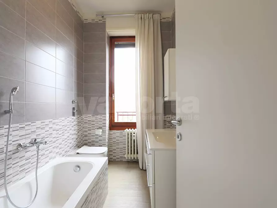 Immagine 16 di Appartamento in affitto  in via Paganini 34 a Monza