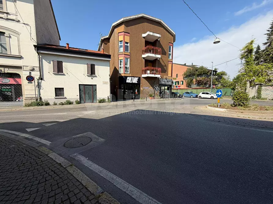 Immagine 3 di Negozio in affitto  in via Col di Lana 1 a Monza
