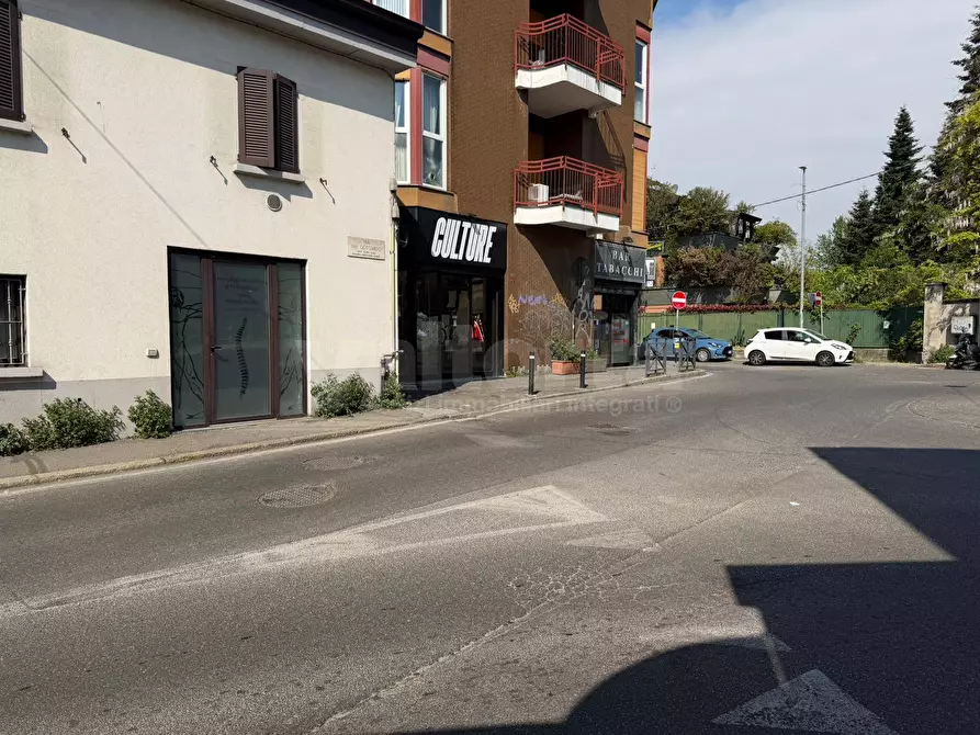 Immagine 5 di Negozio in affitto  in via Col di Lana 1 a Monza