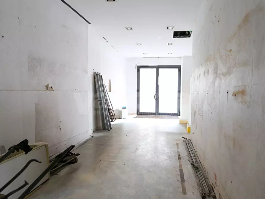 Immagine 9 di Negozio in affitto  in Via Vittorio Emanuele II 13 a Monza