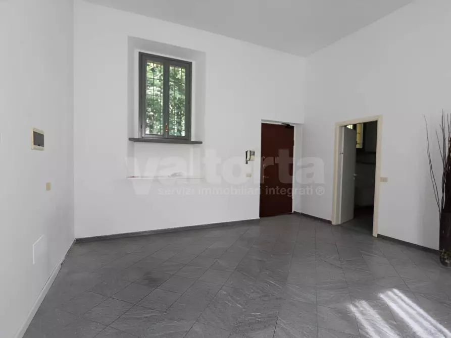 Immagine 4 di Ufficio in affitto  in Viale Regina Margherita 1/A a Monza