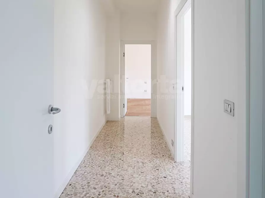 Immagine 15 di Appartamento in affitto  in viale Repubblica 76 a Lissone