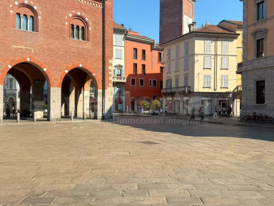 Immagine 3 di Negozio in vendita  in Via Napoleone 1 a Monza