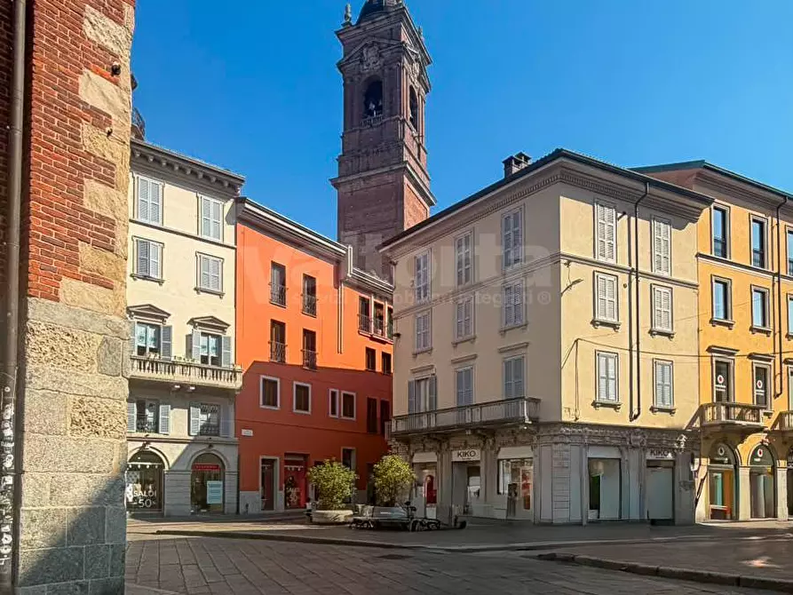 Immagine 4 di Negozio in vendita  in Via Napoleone 1 a Monza