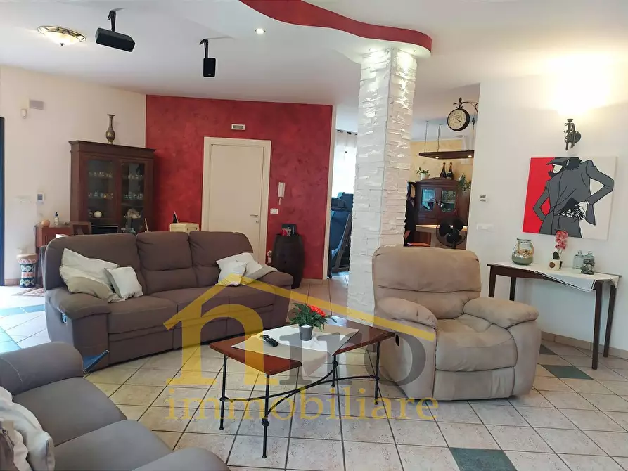 Immagine 6 di Appartamento in vendita  in via Leonardo Petruzzi a Città Sant'angelo