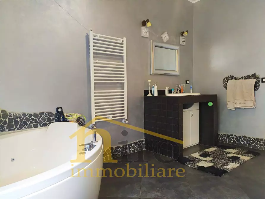 Immagine 16 di Appartamento in vendita  in via Leonardo Petruzzi a Città Sant'angelo