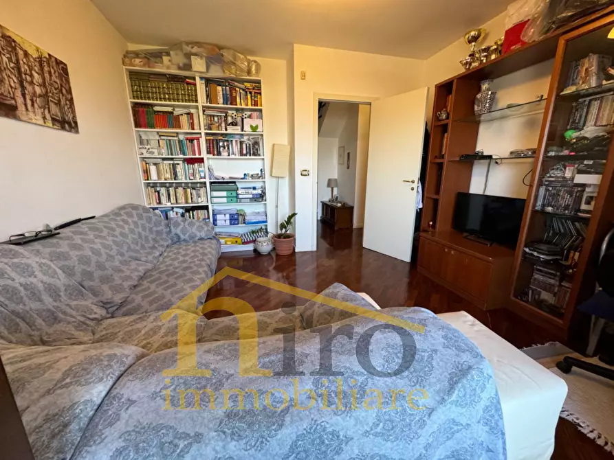 Immagine 11 di Appartamento in vendita  a Chieti