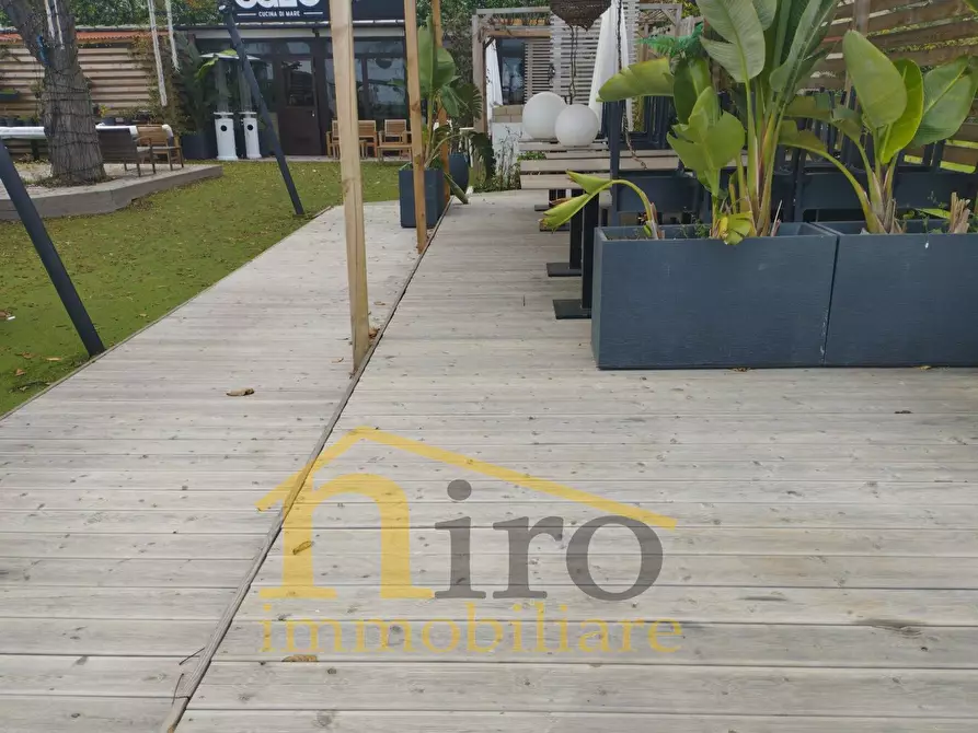 Immagine 21 di Attività commerciale in vendita  in via Giuseppe Garibaldi 274 a Silvi