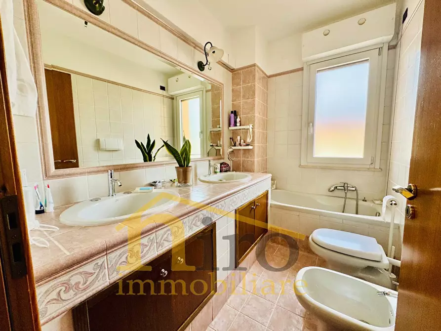 Immagine 30 di Ufficio in vendita  in Via Martiri Belfiore 20 a Montesilvano