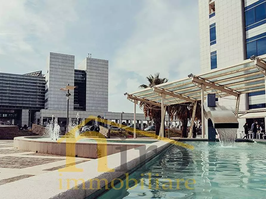 Immagine 4 di Locale commerciale in vendita  in PIAZZA ETTORE TROILO a Pescara