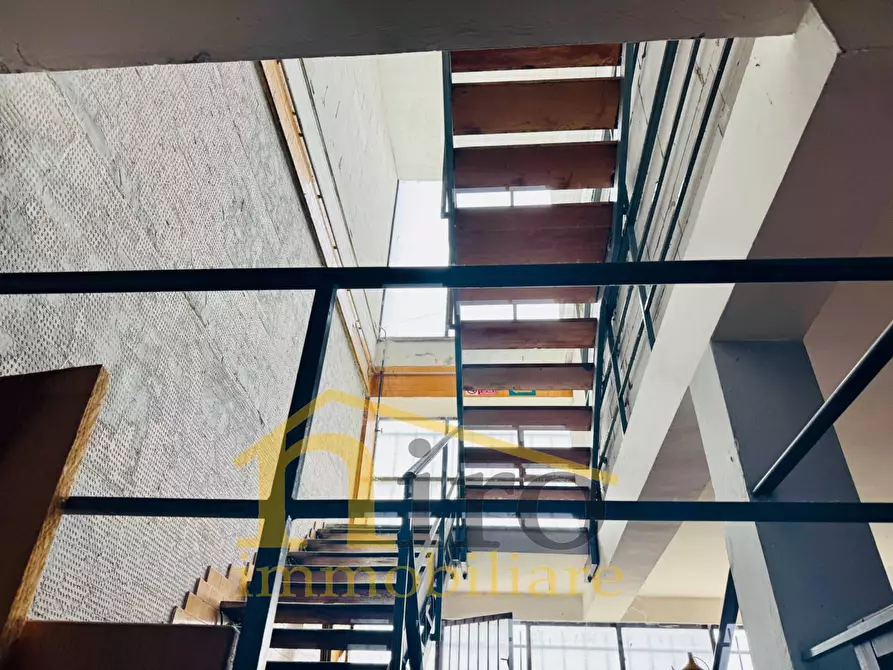 Immagine 5 di Locale commerciale in affitto  in Viale Europa 86 a Spoltore