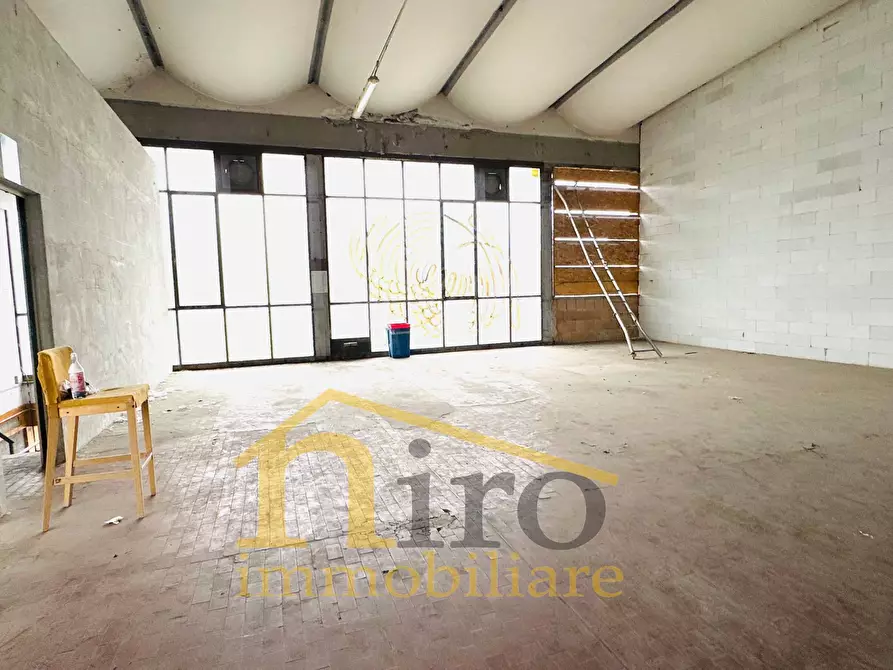 Immagine 10 di Locale commerciale in affitto  in Viale Europa 86 a Spoltore