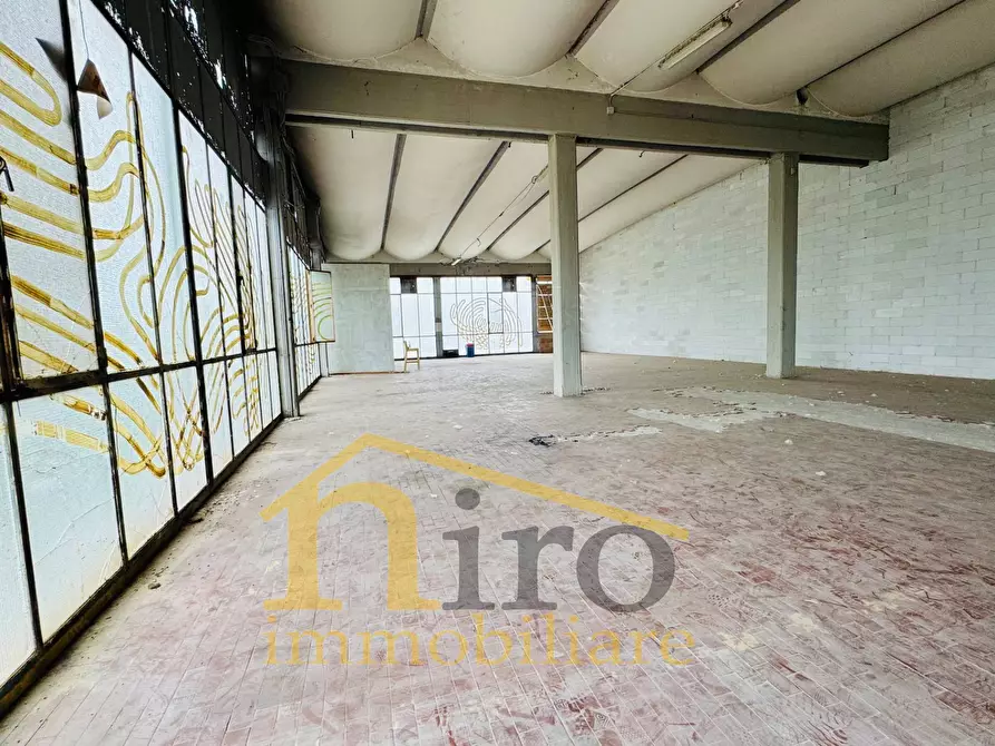 Immagine 12 di Locale commerciale in affitto  in Viale Europa 86 a Spoltore