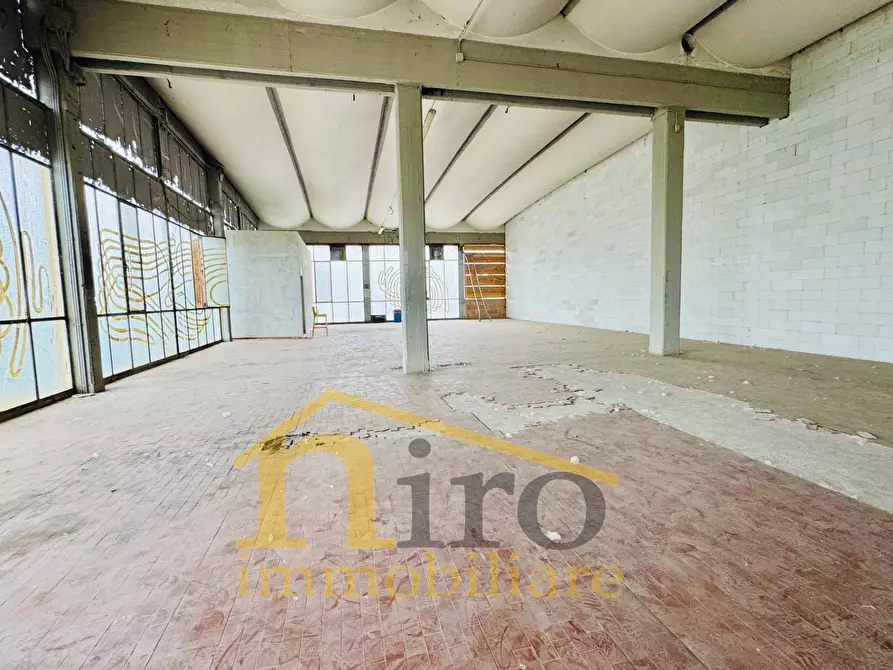 Immagine 14 di Locale commerciale in affitto  in Viale Europa 86 a Spoltore