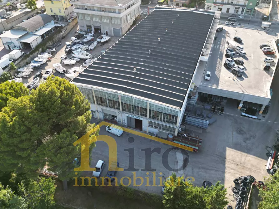 Immagine 22 di Locale commerciale in affitto  in Viale Europa 86 a Spoltore