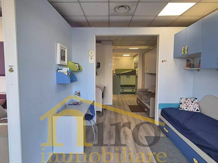 Immagine 4 di Locale commerciale in vendita  in Via Tirburtina Valeria 314 a Pescara