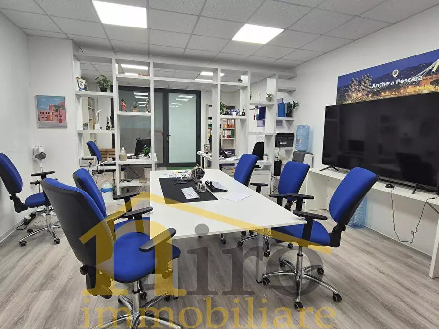 Immagine 7 di Locale commerciale in vendita  in Via Tirburtina Valeria 314 a Pescara