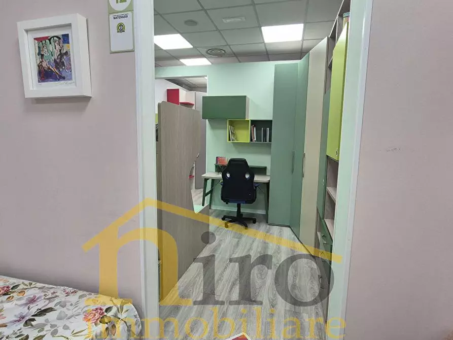 Immagine 10 di Locale commerciale in vendita  in Via Tirburtina Valeria 314 a Pescara