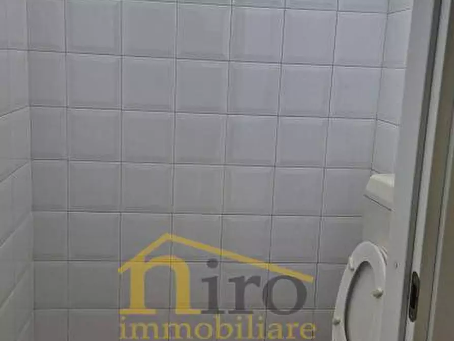 Immagine 15 di Locale commerciale in vendita  in Via Tirburtina Valeria 314 a Pescara