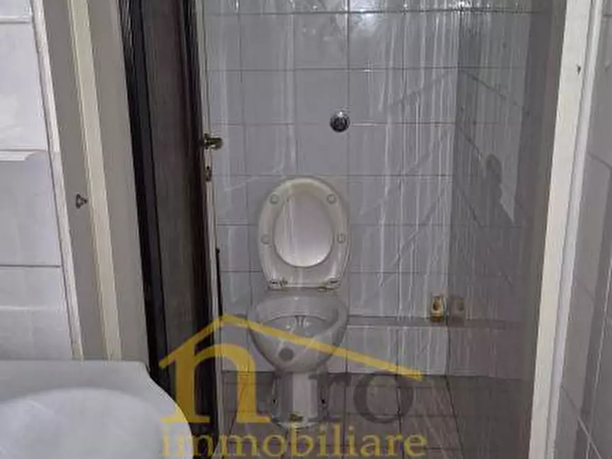 Immagine 10 di Locale commerciale in affitto  in Viale Nettuno 99 a Francavilla Al Mare