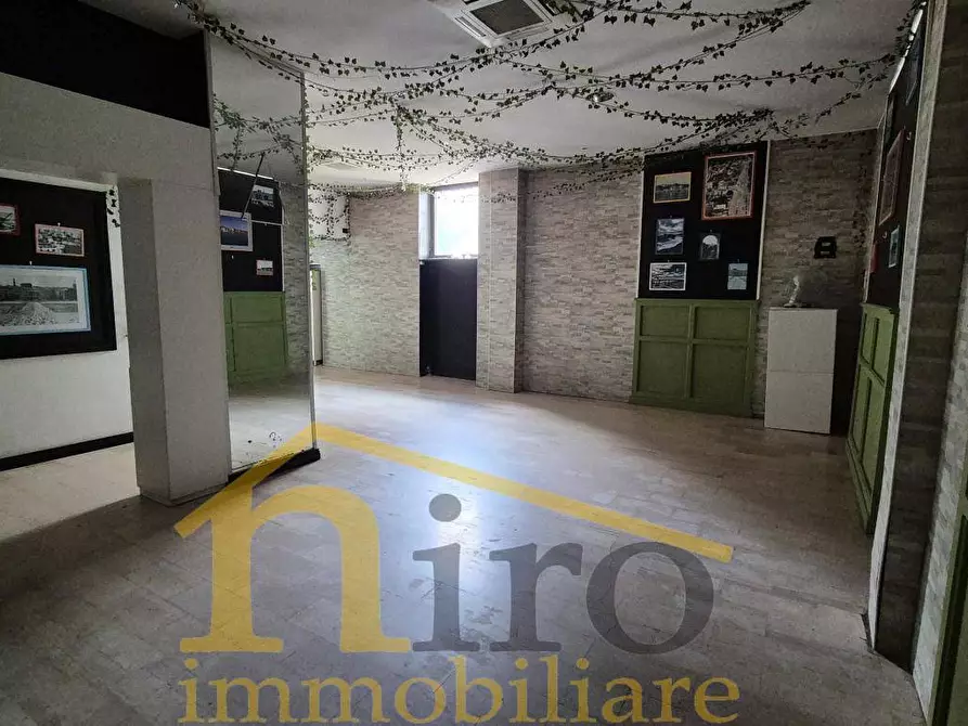 Immagine 12 di Locale commerciale in affitto  in Viale Nettuno 99 a Francavilla Al Mare