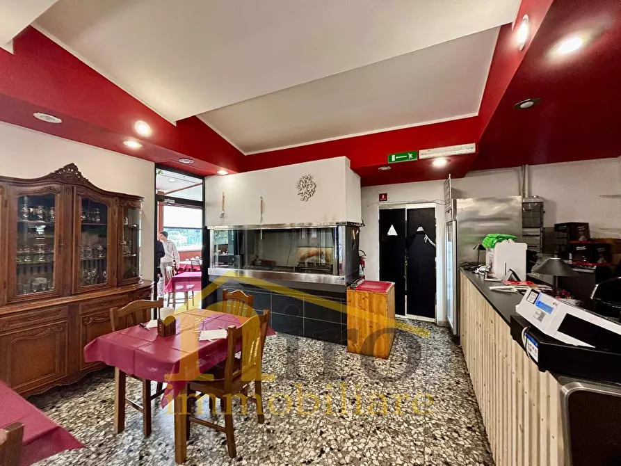 Immagine 5 di Attività commerciale in vendita  in Via Marinelli a Montesilvano