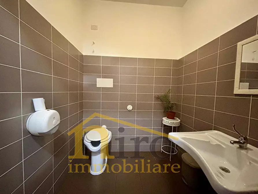 Immagine 12 di Attività commerciale in vendita  in Via Marinelli a Montesilvano