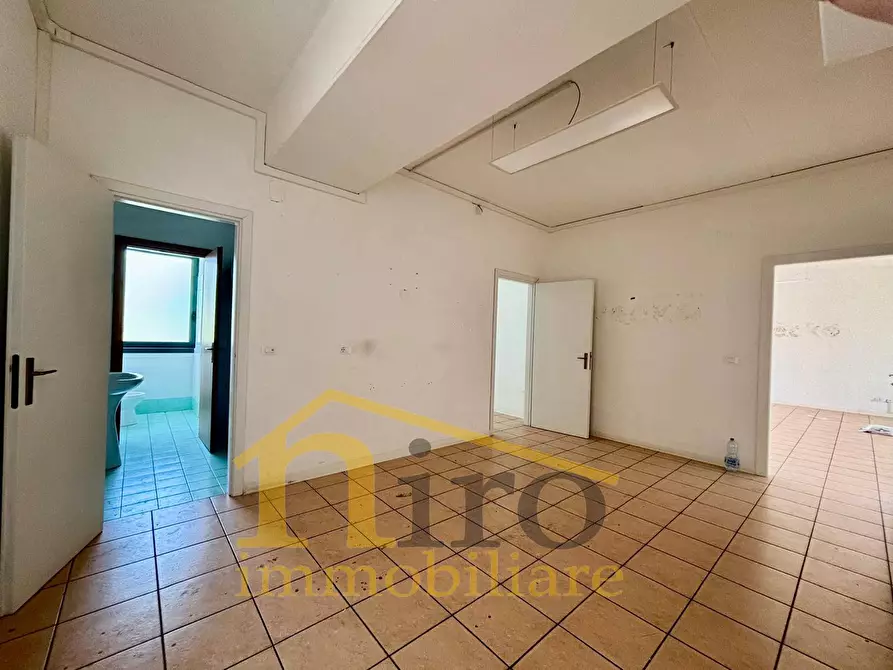 Immagine 4 di Ufficio in affitto  in Via Delle Gualchiere a Città Sant'angelo