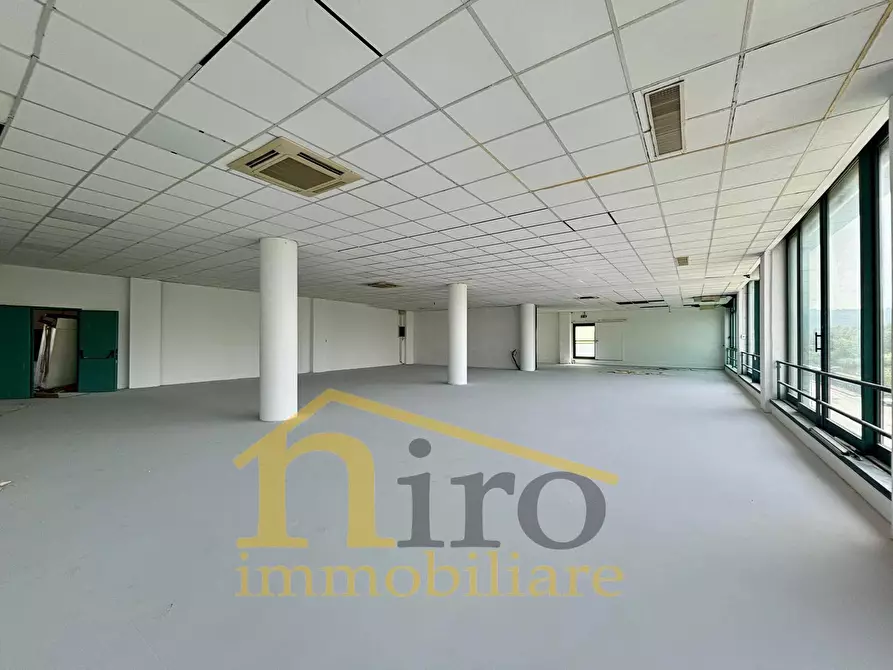 Immagine 1 di Locale commerciale in affitto  in via delle gualchiere a Città Sant'angelo