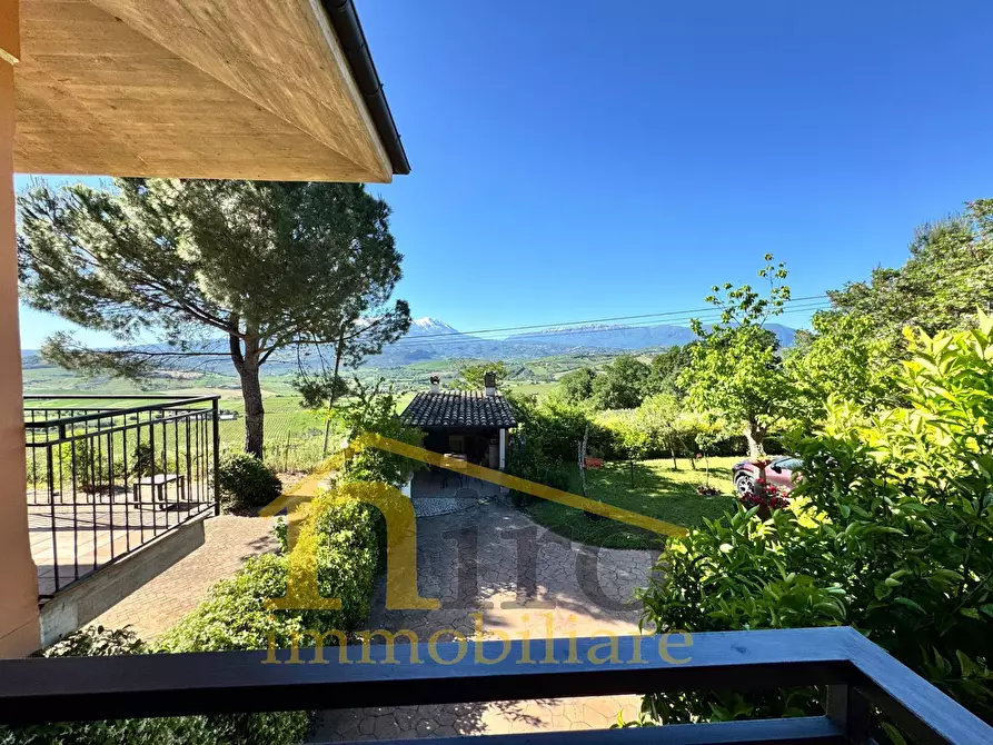Immagine 25 di Villa in vendita  in Contrada Collina 80 a Nocciano