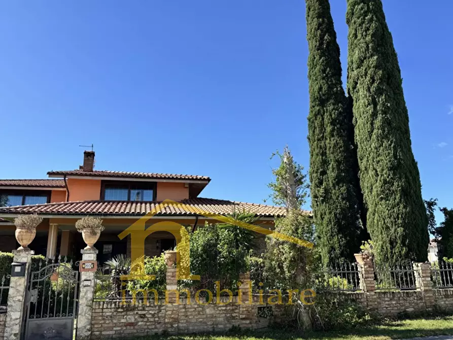 Immagine 1 di Villa in vendita  in Contrada Collina 80 a Nocciano