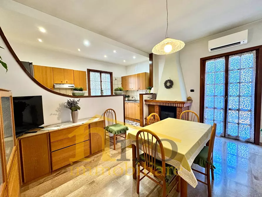 Immagine 29 di Villa in vendita  in Via Sagittario 4 a Montesilvano