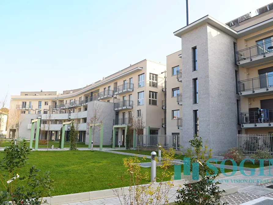 Immagine 3 di Locale commerciale in vendita  in via Toti a Carugo